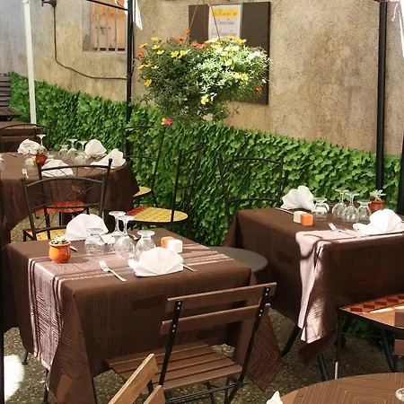 Hotel Restaurant Les Jeunes Chefs Saillans (Drome)